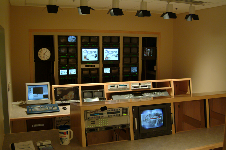 TV-MC News Room Desks